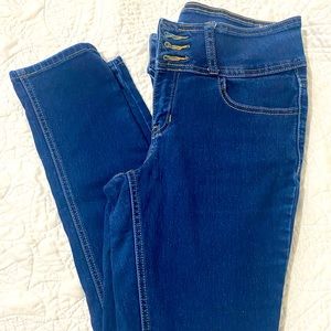 Women’s size 9 Blue Desire denim jeans